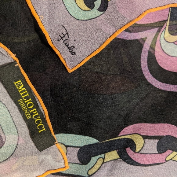 New Emilio Pucci *large* signature silk scarf - Picture 2 of 4